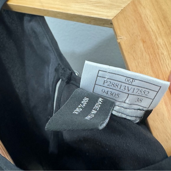 CHANEL BLACK SILK SLEEVELESS PLEATED BOW BLOUSE - Picture 9 of 10